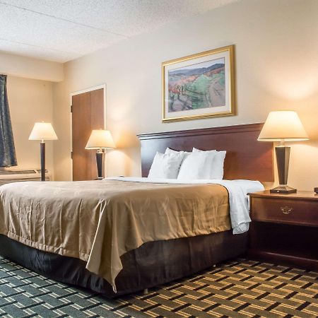 Quality Inn & Suites Palm Island Indoor Waterpark Batavia Eksteriør billede