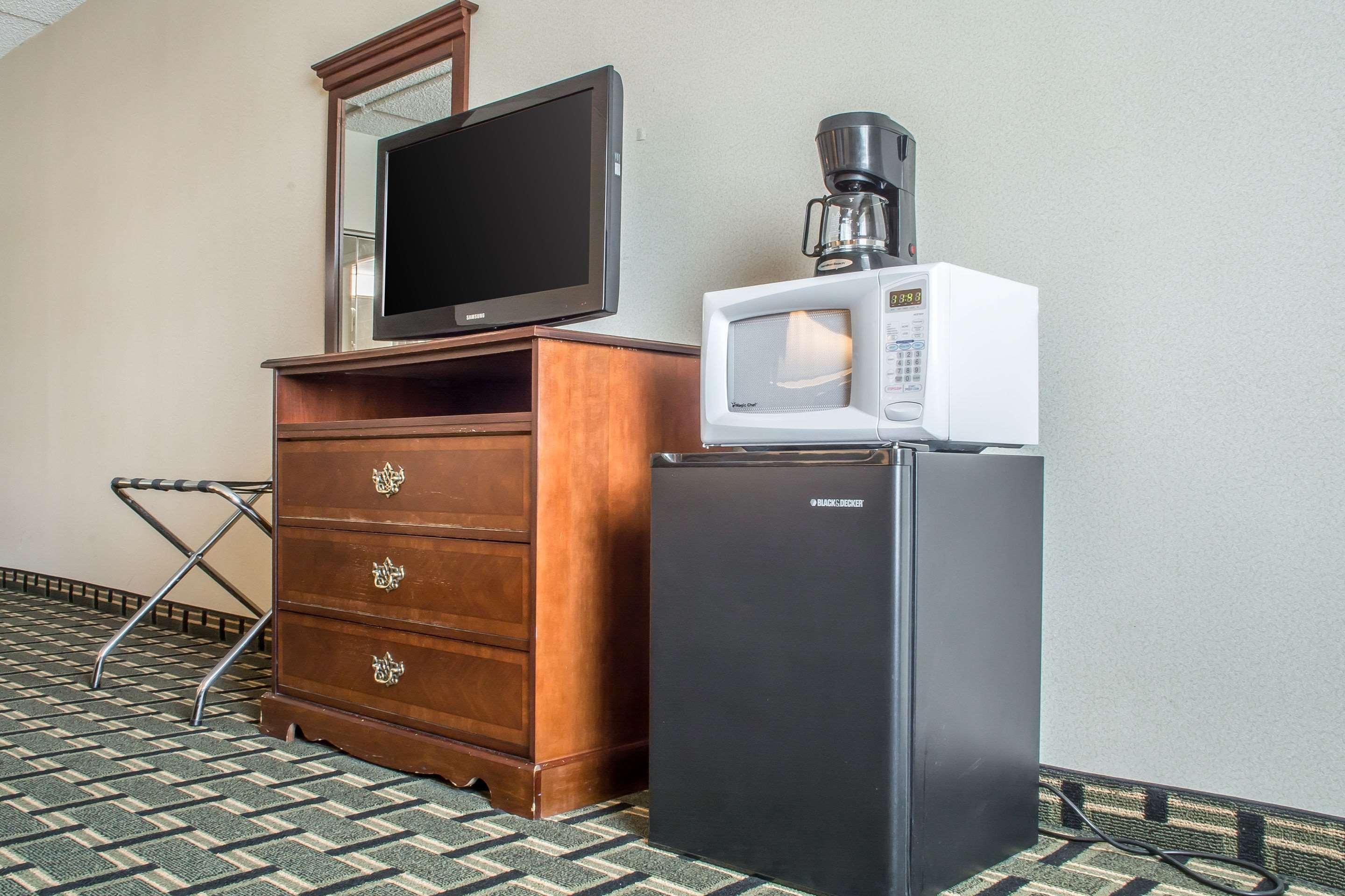Quality Inn & Suites Palm Island Indoor Waterpark Batavia Eksteriør billede